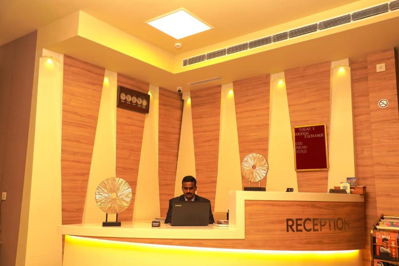 Hotel New York Square Kottayam Exterior photo